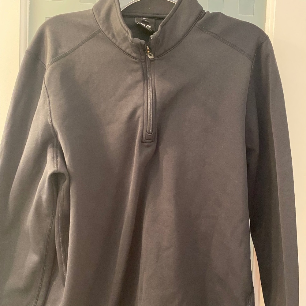 Oakley black sweat shirt
